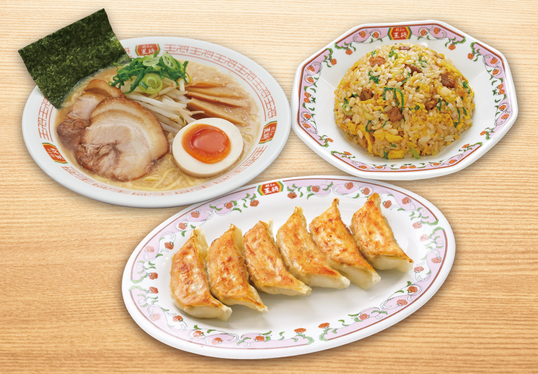 餃子、炒飯、ラーメン、餃子の王将をフードコートでも